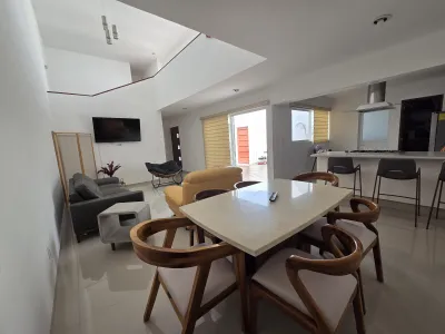 Casa en esquina en villa magna