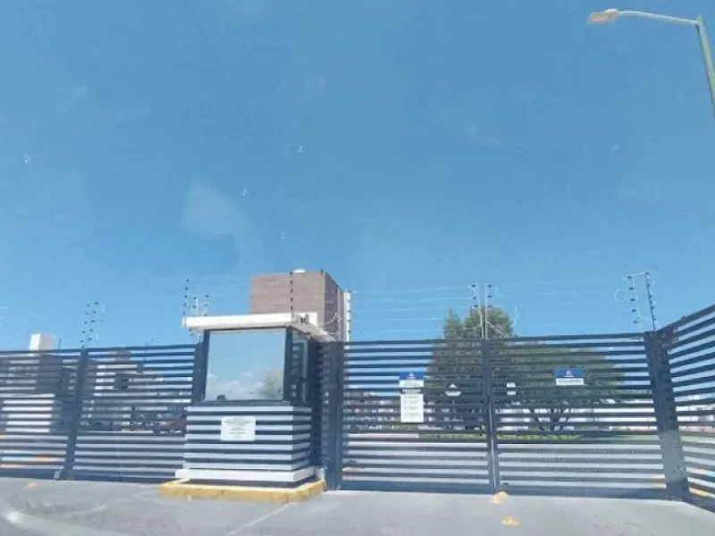 Casa en privada con acceso controlado 