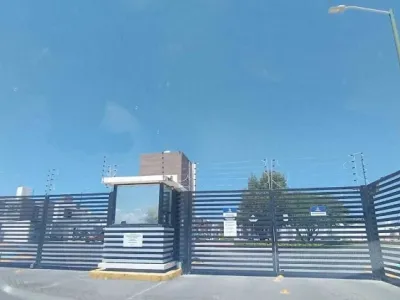 Casa en privada con acceso controlado 